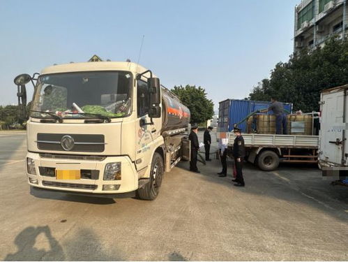 肇慶一司機半路購油遇執法，道路貨物運輸安全引關注